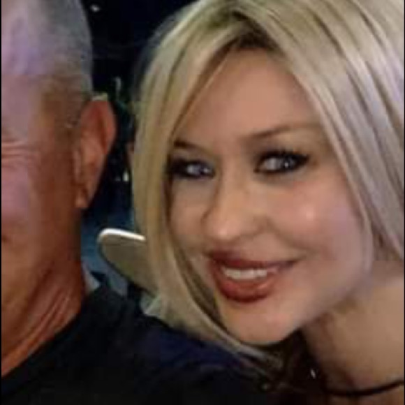 Meet your Posher, Beth - Picture 1 of 1